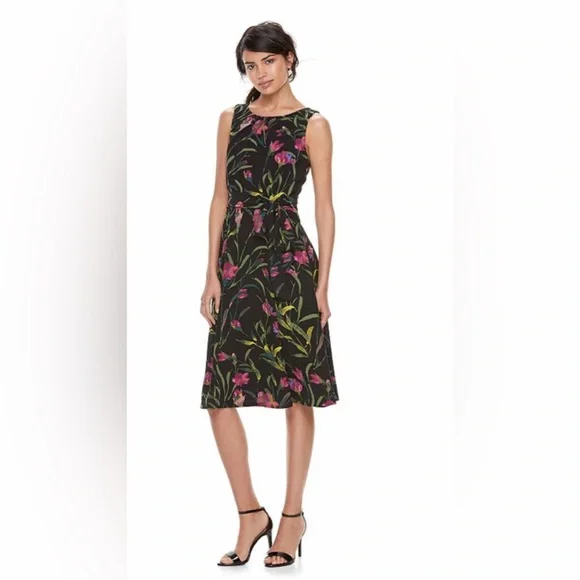 Elle | Dresses | Elle Floral Pleated Midi Dress Guc Size | Poshmark